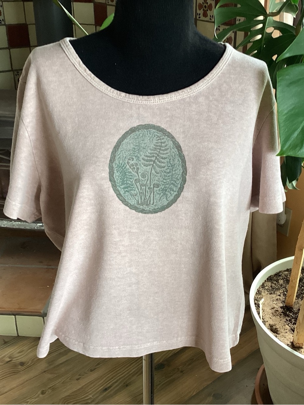 Women's Light Beige/Pink Short Sleeve Graphic Top